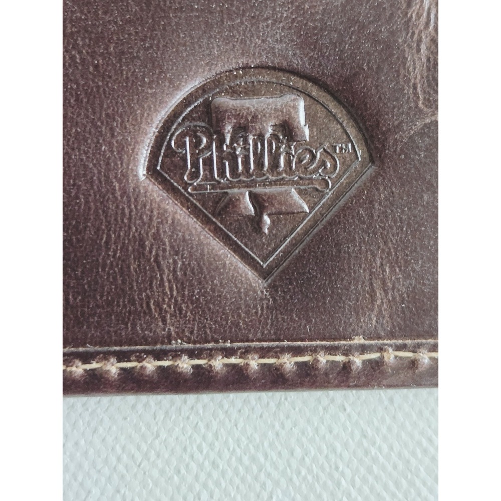 NEW FOSSIL PHILLIES MLB Leather Bifold Wallet Brown Baseball Sports Game Wallet - Picture 3 of 8
